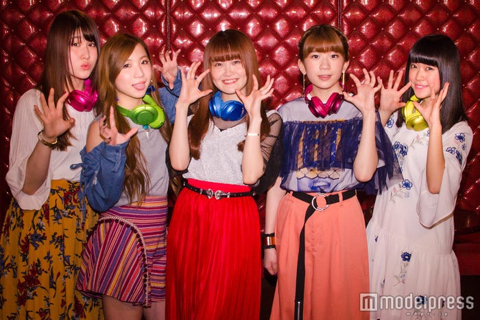 Little Glee Monster(左から)かれん、MAYU、芹奈、manaka、アサヒ