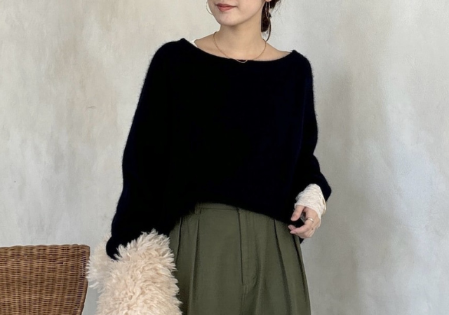 冬は「ネイビーニット」が可愛い♡重たくないのにきちんと見える！おしゃれな人の着こなし術