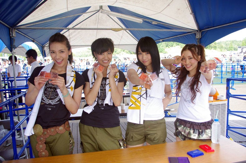 DiVA（左から：秋元才加、宮澤佐江、増田有華、梅田彩佳）