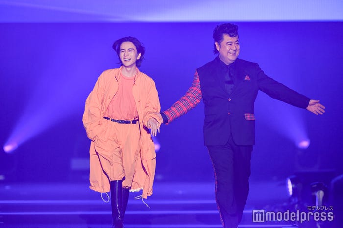 板垣李光人、小手伸也(C)モデルプレス