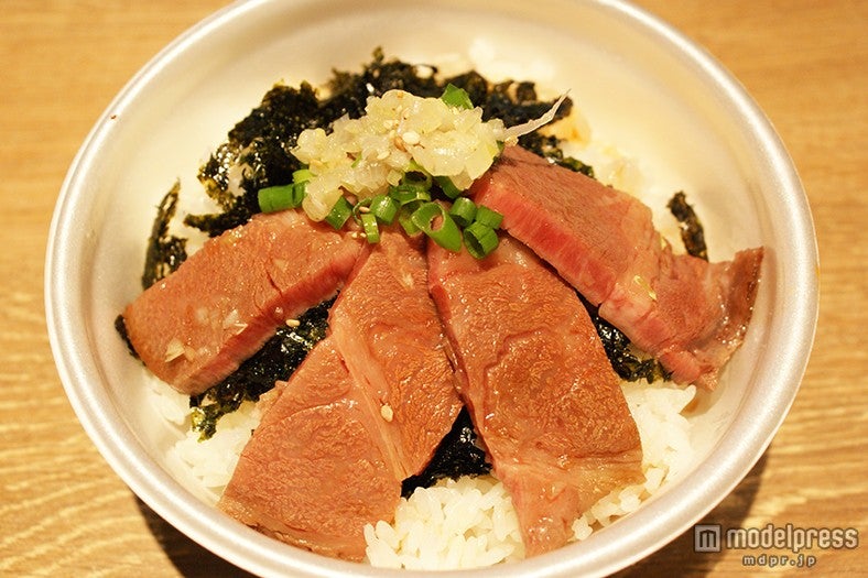 A5黒毛和牛の特選カルビ丼／画像提供：コリアングルメフェスタ