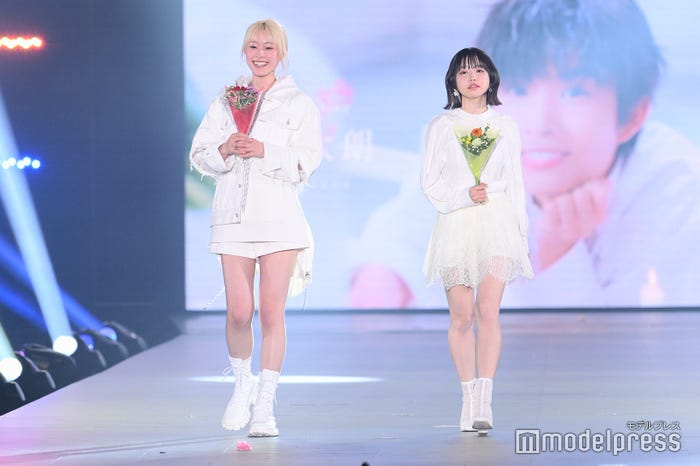 美月、ちせ「関コレ 2023 S/S」より(C)モデルプレス
