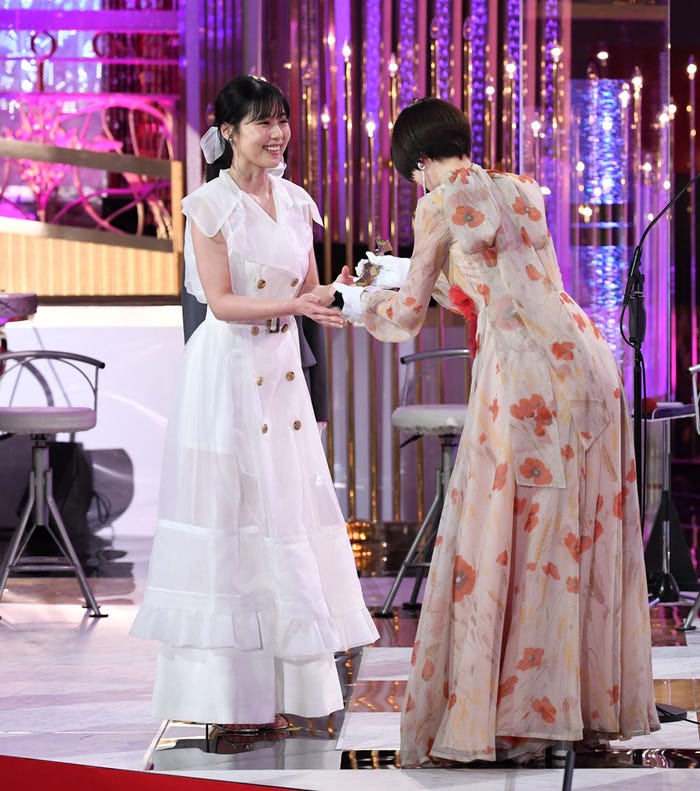 有村架純、長澤まさみ(C)東京写真記者協会