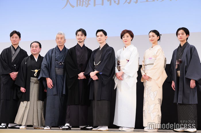 (左から)李相日監督、中村鴈治郎、田中泯、横浜流星、吉沢亮、寺島しのぶ、見上愛、黒川想矢(C)モデルプレス