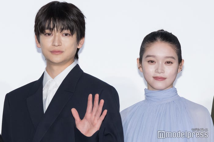 高橋文哉、高石あかり(C)モデルプレス