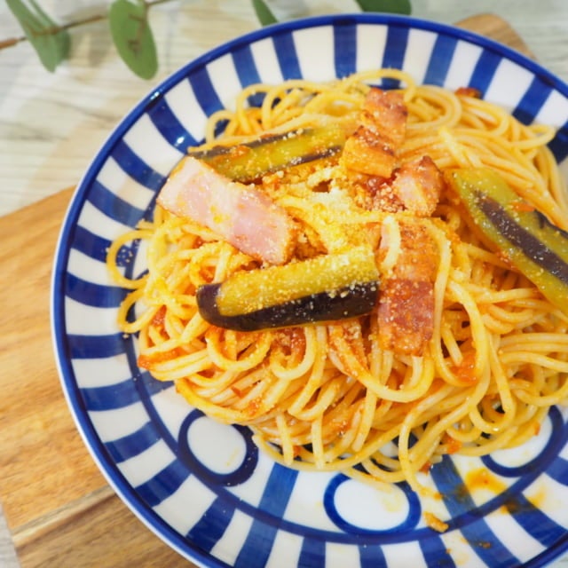 カルディトマト＆ガーリックソースで作ったパスタ