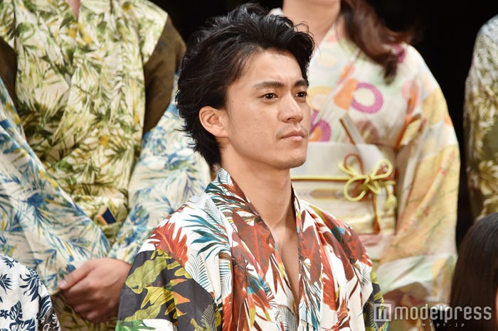 小栗旬 (C)モデルプレス