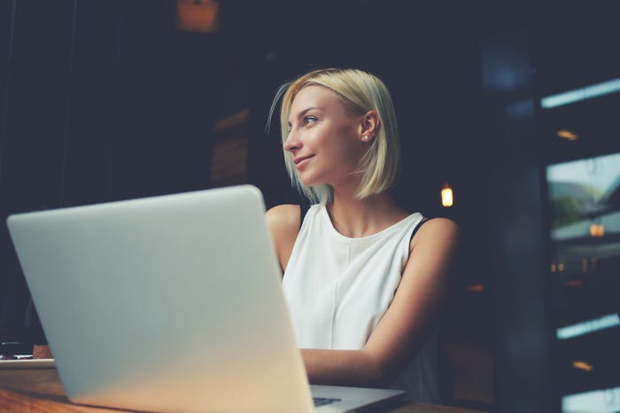 仕事ができすぎてしまうのも考えものかも(shutterstock_406599511)