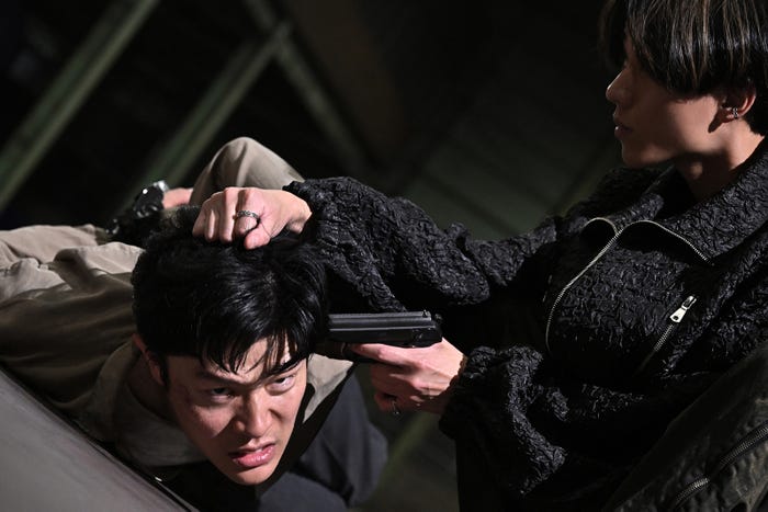 鈴木亮平、永瀬廉「リブート」第6話(C)TBS