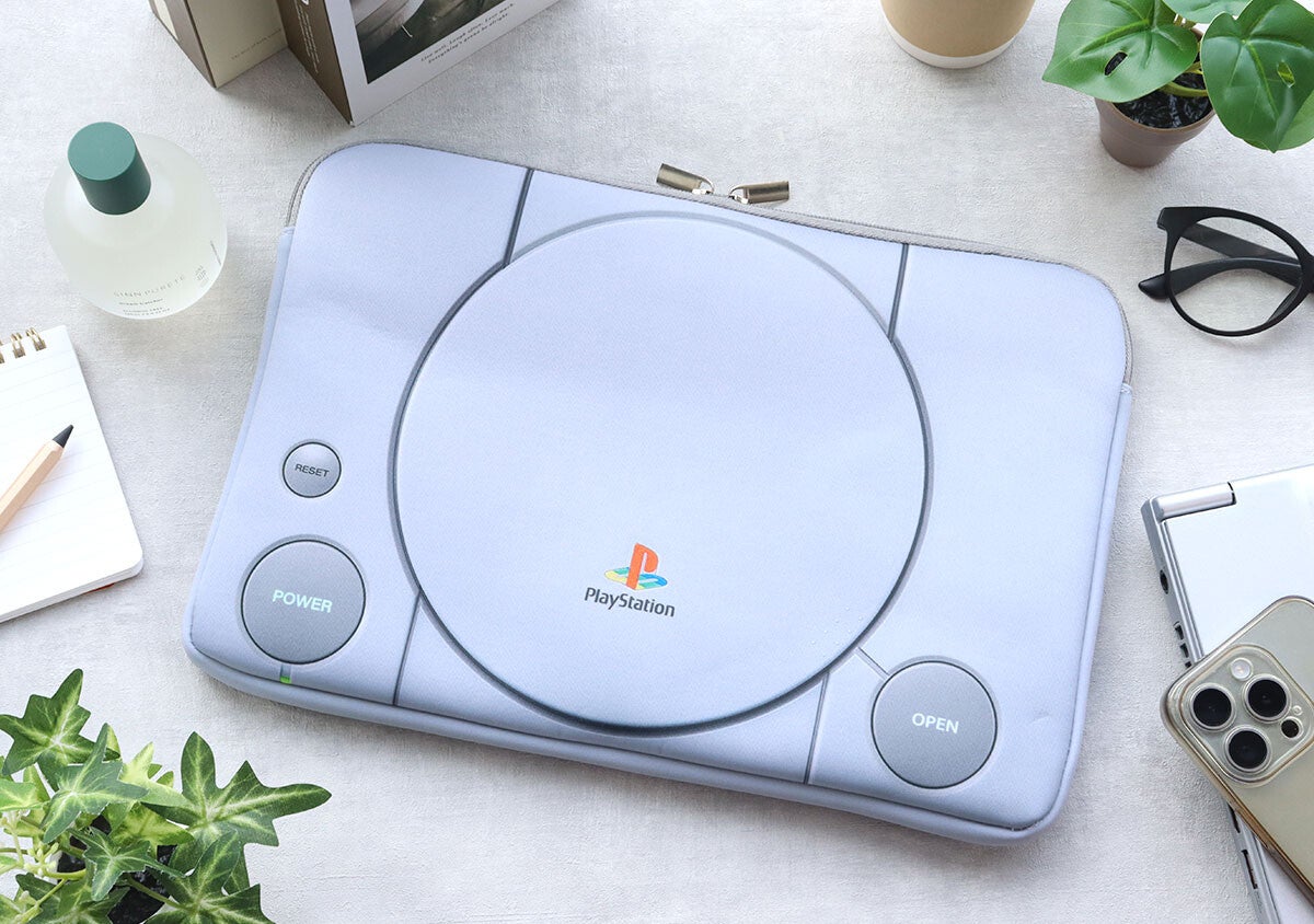 公式サイトで早くも売り切れの話題の付録！大人世代が歓喜♡初代プレステのマルチケース
