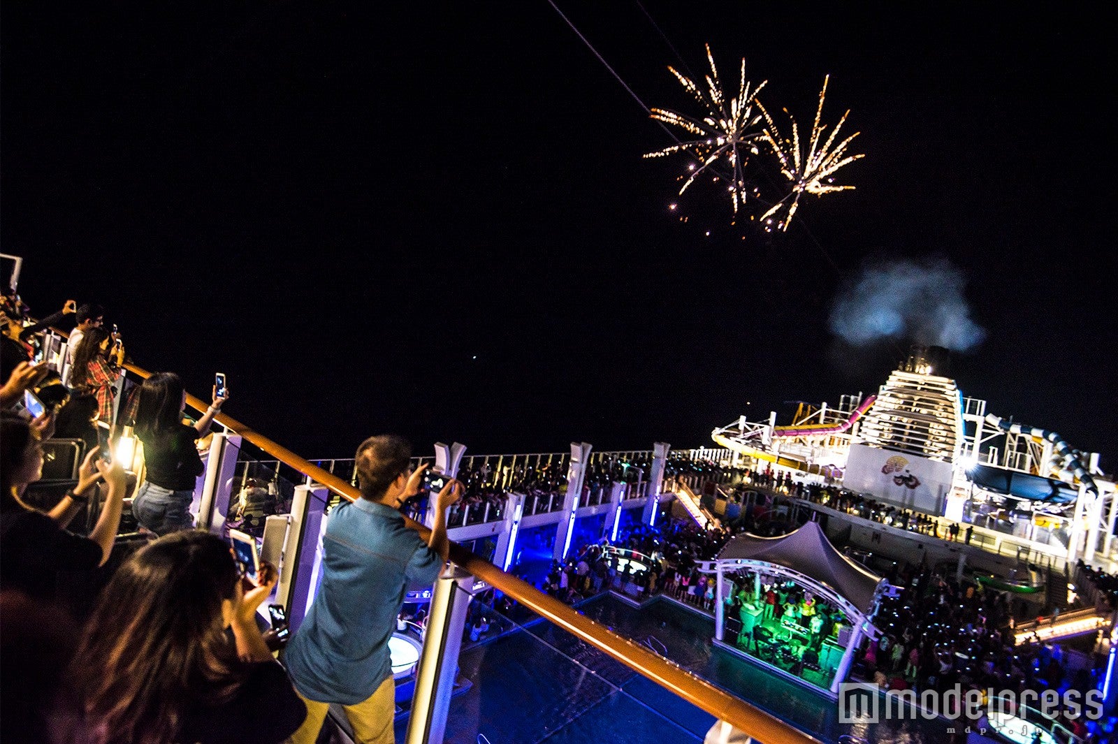 （C）モデルプレス