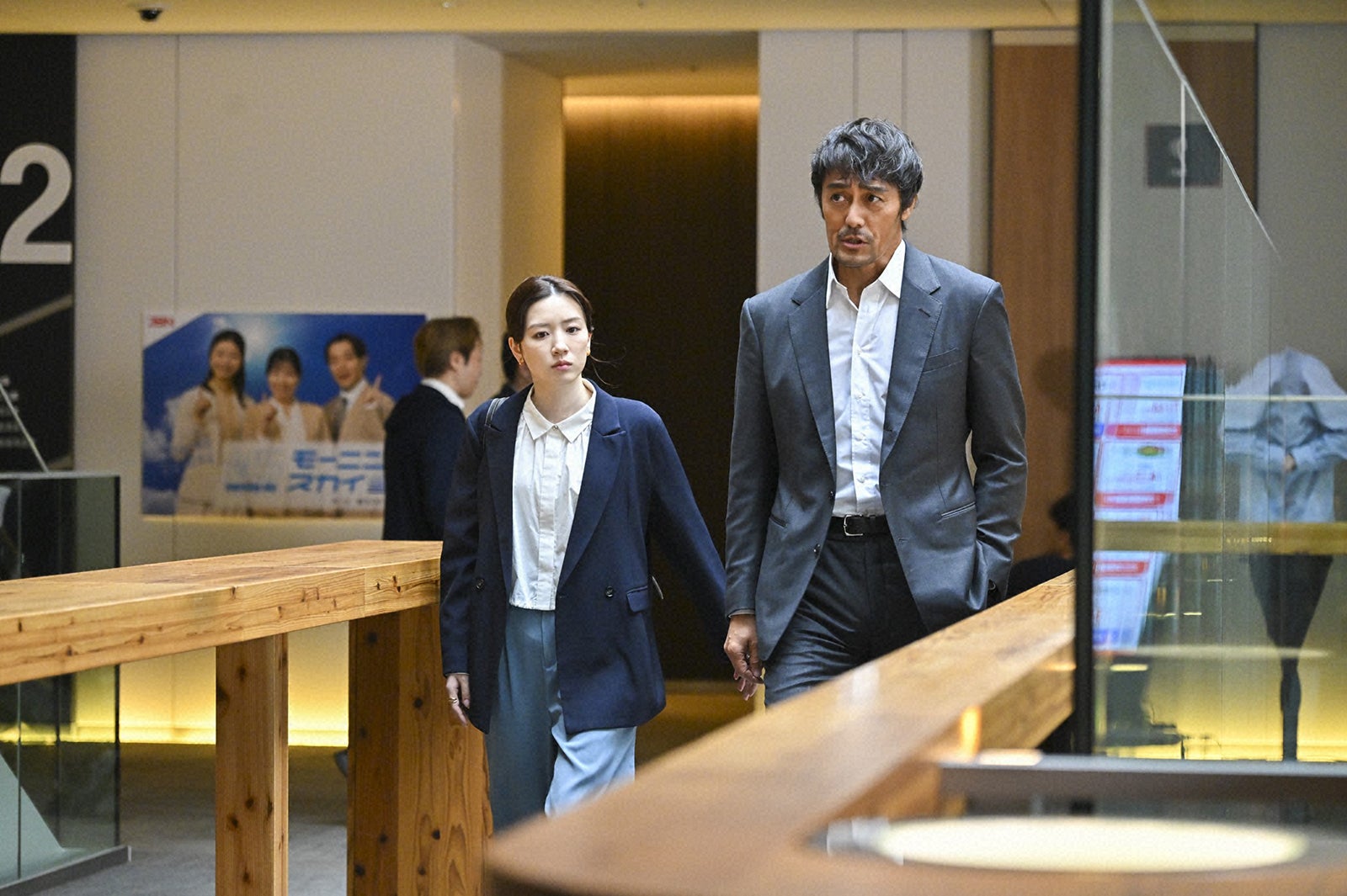 永野芽郁、阿部寛「キャスター」第2話（C）TBS