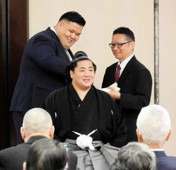 大相撲の幕下上位で勝ち越しも引退の27歳、元十両勇磨が断髪式「ダラダラ続けるのは嫌」