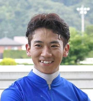 週末お役立ち特注ジョッキー 荻野極騎手