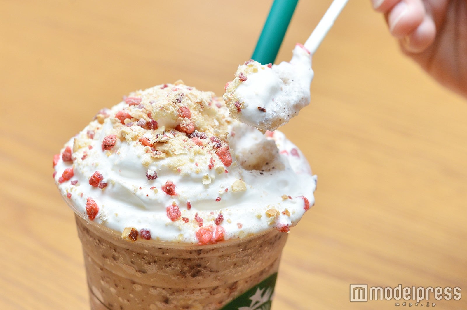 ホイップクリームに絡ませていただくのも◎ （C）モデルプレス