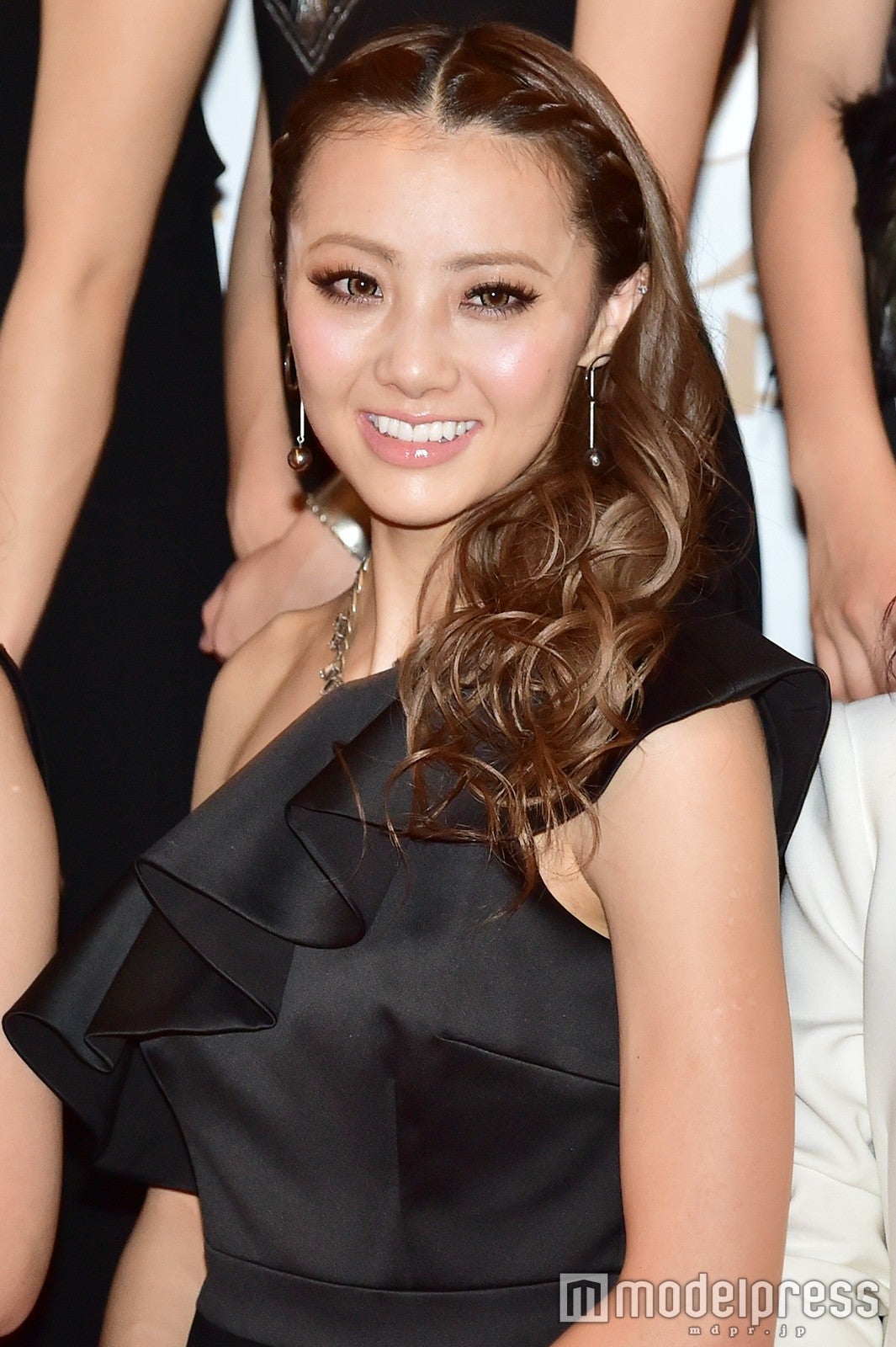 E-girls （C）モデルプレス