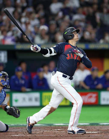 「漫画すぎるw」WBC開幕戦、大谷翔平のいきなり先制満弾に日本列島熱狂「ほぼ右手一本で打ってない？やばいわ」「エグすぎる」