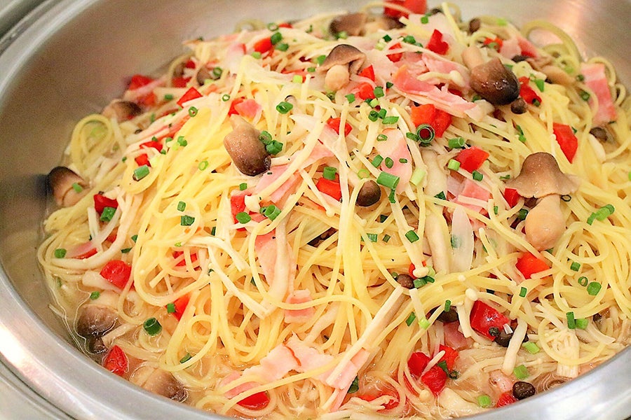 新宿高野フルーツバーベーコンときのこのパスタ