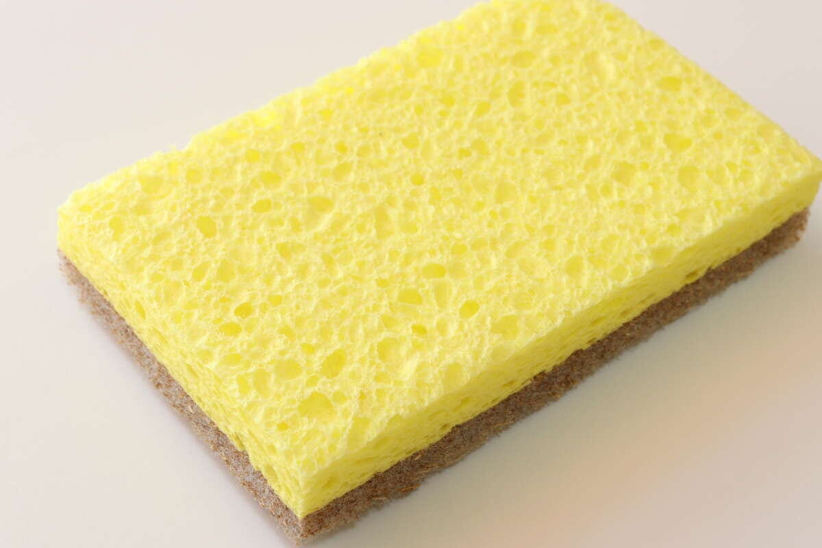 ダイソー ココナッツスクラブセルローススポンジ(2個) ダイソーのココナッツスクラブセルローススポンジ(2個)の黄色い面