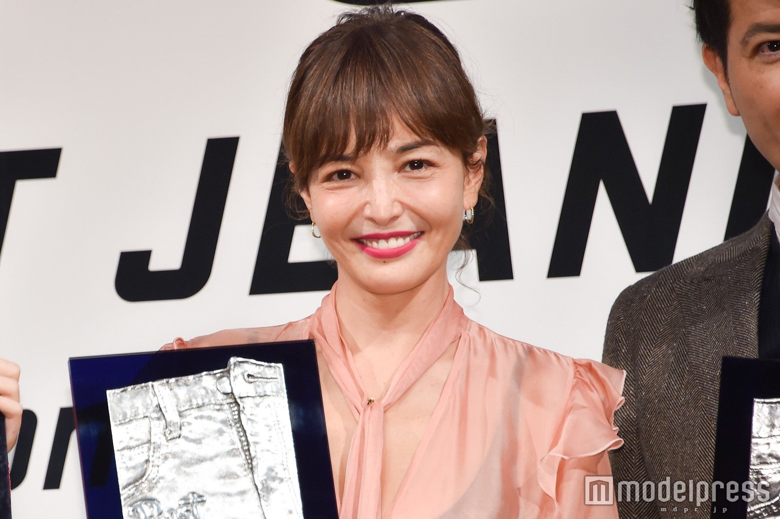 梨花「ベストジーニスト」初受賞に感激 ハワイ生活の今後は？