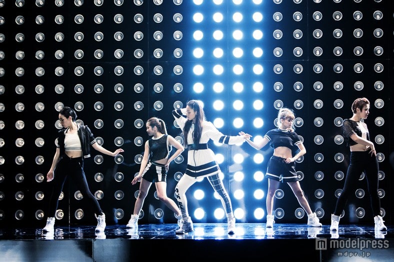 安良波明里／「21 ANTHEM」MVより