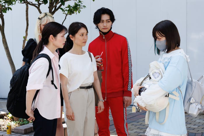 小芝風花、大島優子、莉子ら「GO HOME~警視庁身元不明人相談室~」第6話より(C)日本テレビ