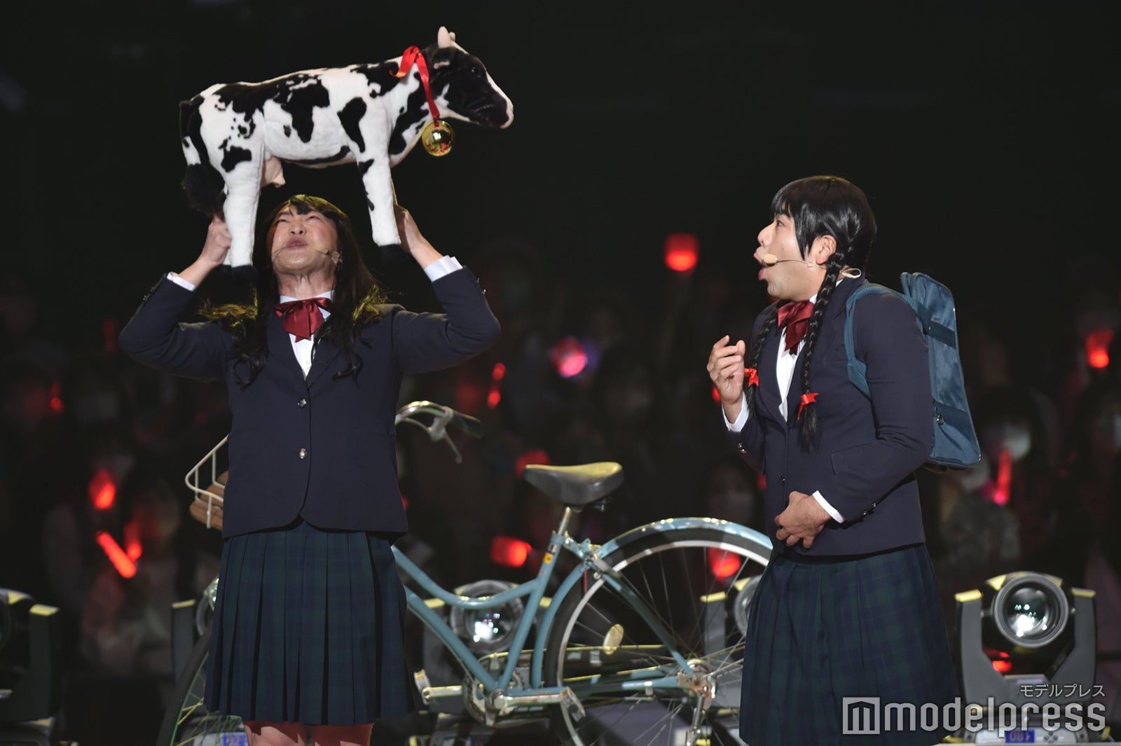 JKボンバーズ「『有吉の壁』Break Artist Live’22」（C）モデルプレス