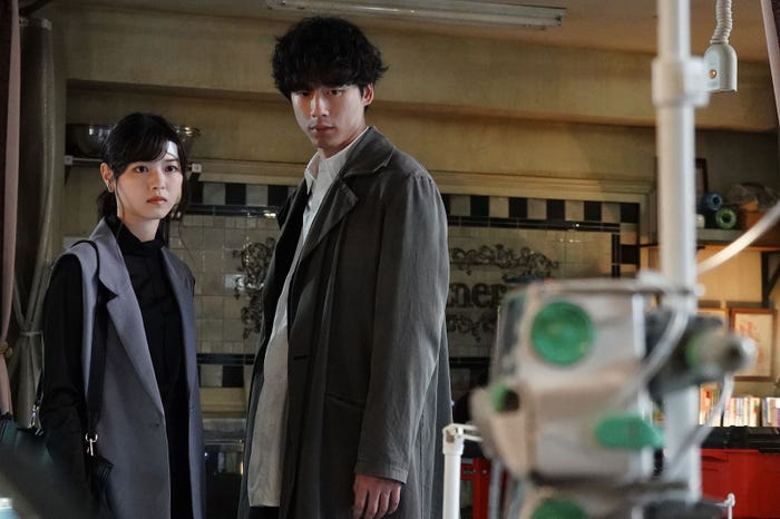 西野七瀬、坂口健太郎「Dr.チョコレート」第8話より(C)日本テレビ