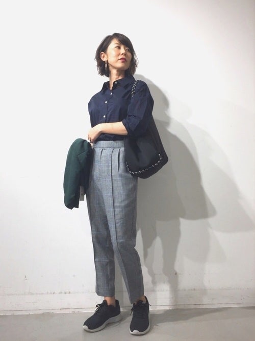 女性のスニーカー通勤コーデ 21 オフィスでも合わせられる着こなしのコツ モデルプレス 女性のスニーカー通勤コーデ 21 オフィスでも合わせられる着こなしのコツ モデルプレス
