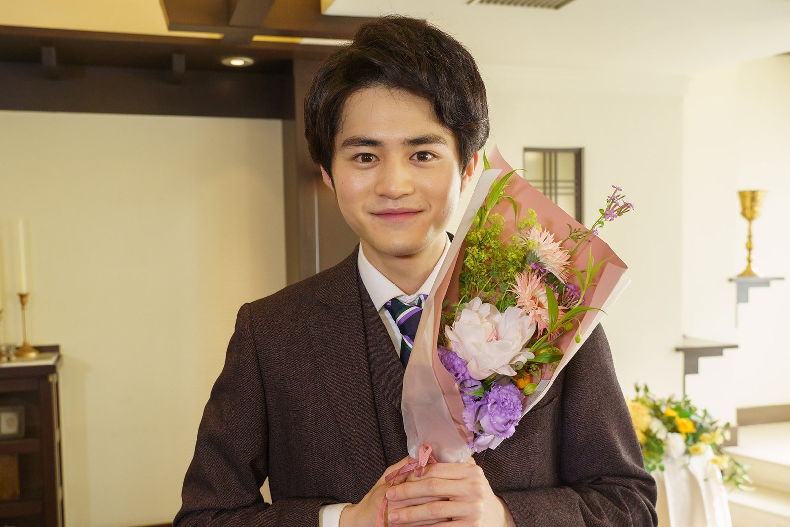 鈴鹿央士、体張ったアクションで「クロステイル～探偵教室～」クランクアップ「Part2、待っています」