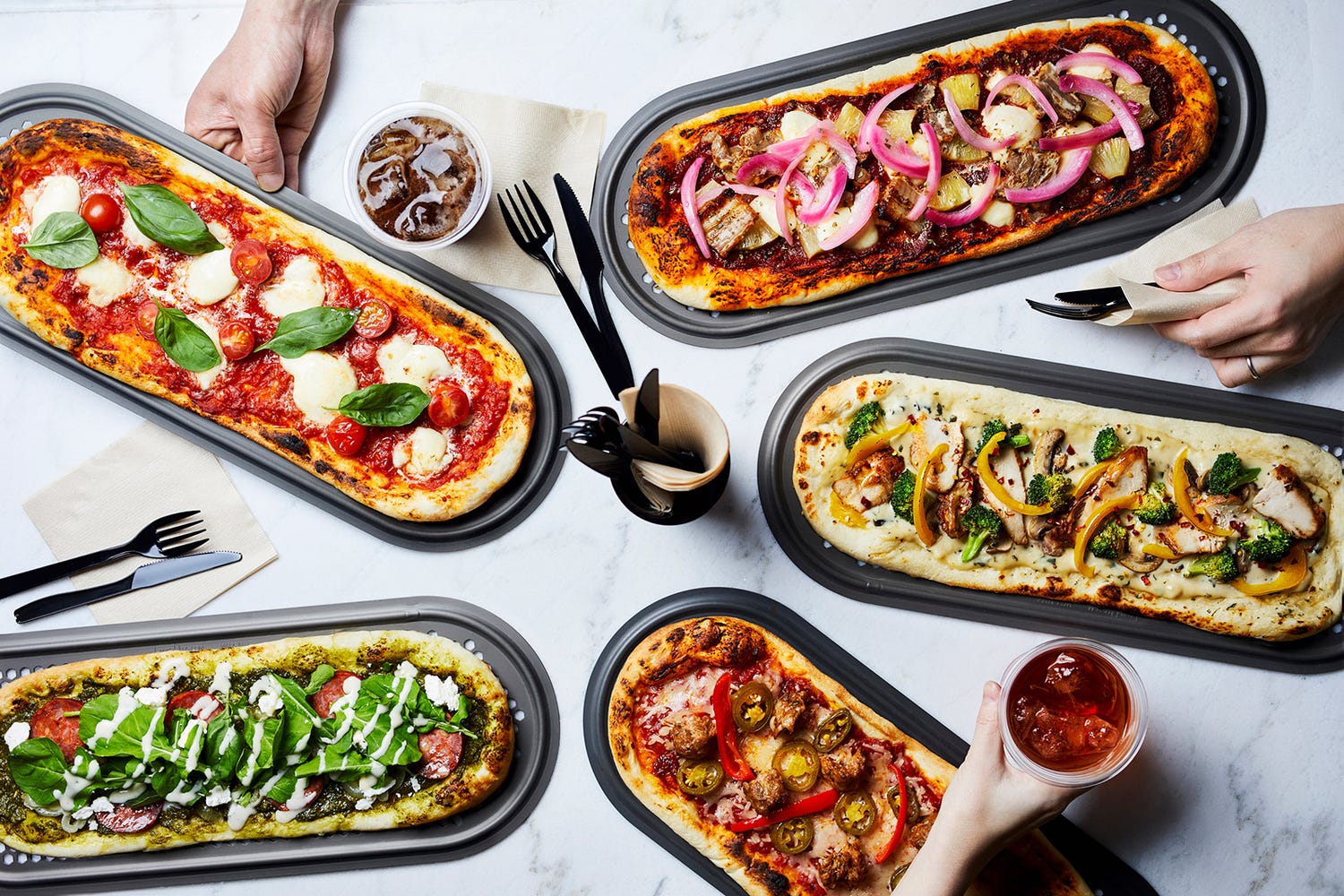 カスタムピザ専門店「アール・ピザ」1号店が六本木にOPEN