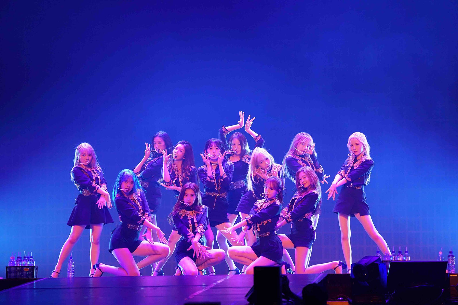 IZ*ONE（C）OFF THE RECORD