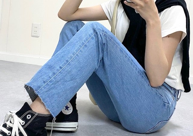 ユニクロの新定番 デニム はコレ 簡単セルフカットでバランスupコーデ4選 モデルプレス
