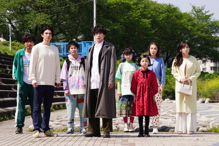 小澤征悦、古川雄大、前田旺志郎、坂口健太郎、葵わかな、白山乃愛、鈴木紗理奈、斉藤由貴「Dr.チョコレート」第6話より(C)日本テレビ