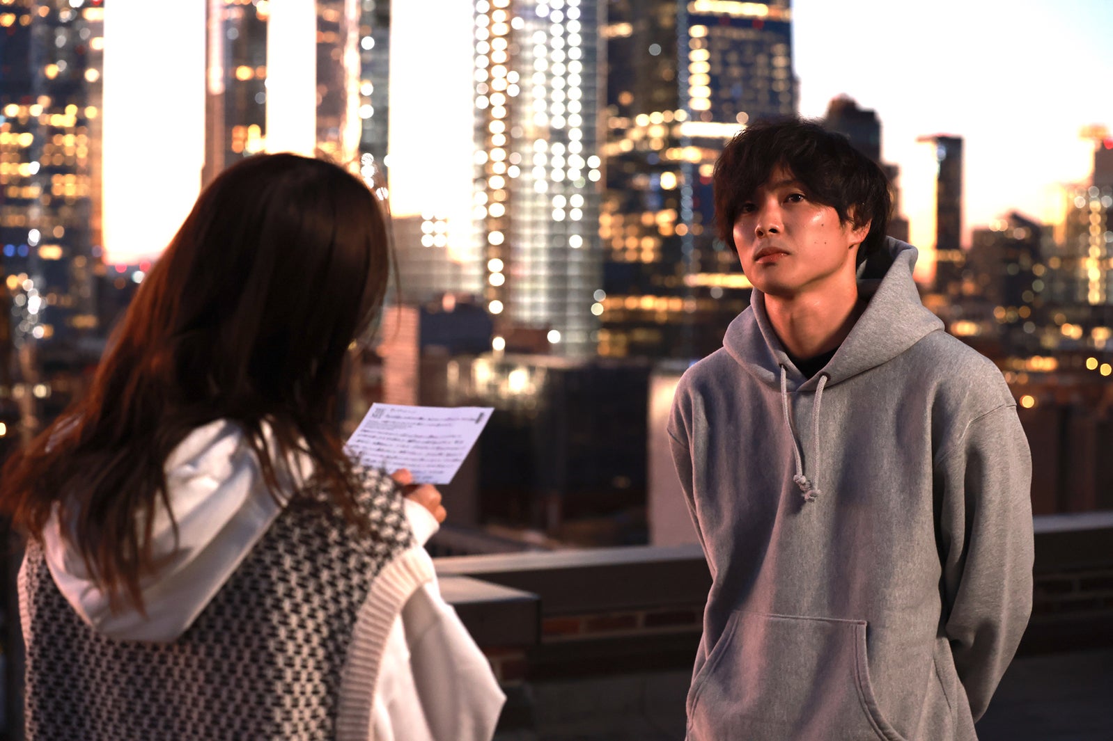 小島梨里杏、柾木玲弥「恋愛ドラマな恋がしたい in NEW YORK」最終話（C）AbemaTV, Inc.