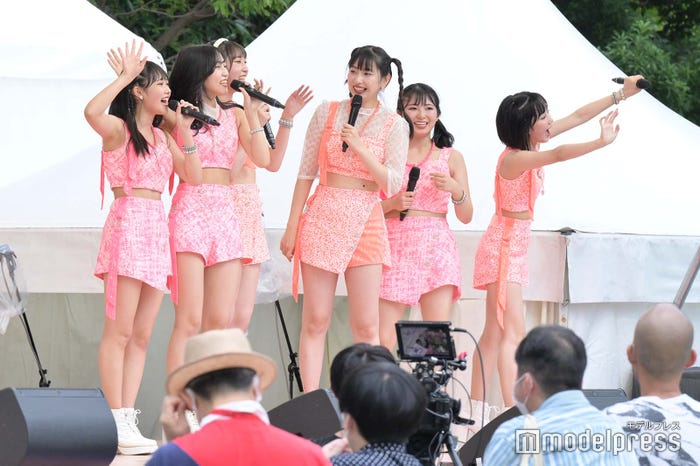 入江里咲、松永里愛、段原瑠々、植村あかり、有澤一華、江端妃咲/Juice=Juice (C)モデルプレス