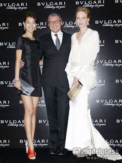 すみれ、セクシー美脚を披露　ブルガリ130周年を祝う