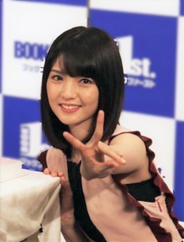 道重さゆみ うるうるな瞳 Shotに反響 ぎゃんかわ アクリル板まで味方につけていらっしゃる モデルプレス