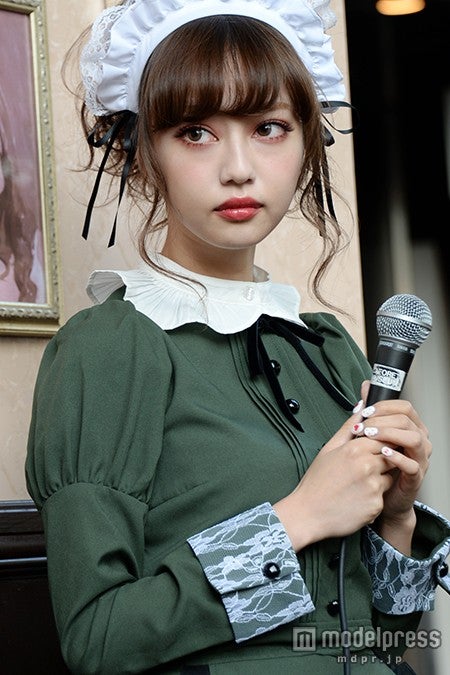 中村雅俊の三女 中村里砂 コスプレの プロ 菅野結以が絶賛 モデルプレス