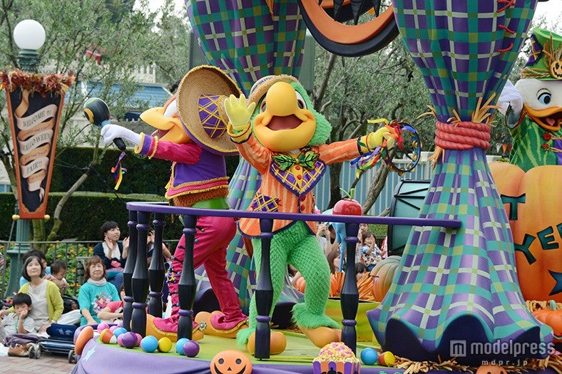 パレード「ハッピーハロウィーンハーベスト」