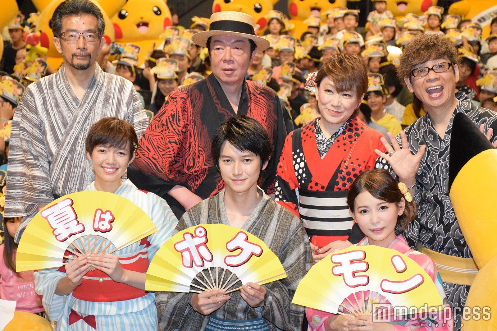 （前列左から）佐藤栞里、本郷奏多、中川翔子（後列左から）湯山邦彦監督、古田新太、松本梨香、山寺宏一（C）モデルプレス