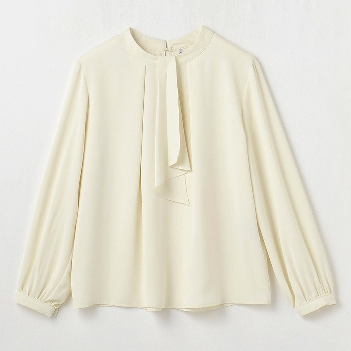 しまむらのラッフルブラウス