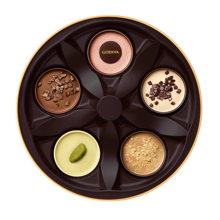 「クープダムール セレクション」3粒入 1,404円(税込)、5粒入 2,160円(税込)、9粒入 4,104円(税込)/画像提供:ゴディバ ジャパン株式会社