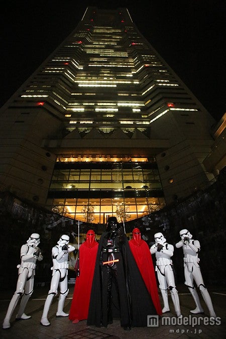 先行上映にダース・ベイダー、ストーム・トルーバー、ロイヤル・ガードが登場（C）＆TM lucasfilm Ltd．