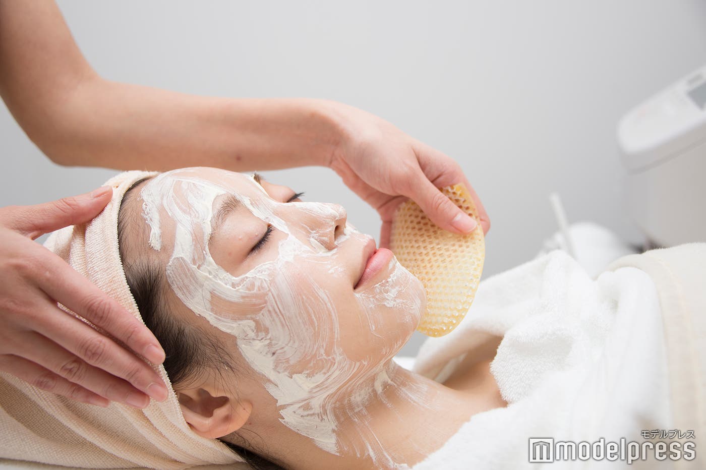 3D構造で肌にピッタリフィット(C)モデルプレス