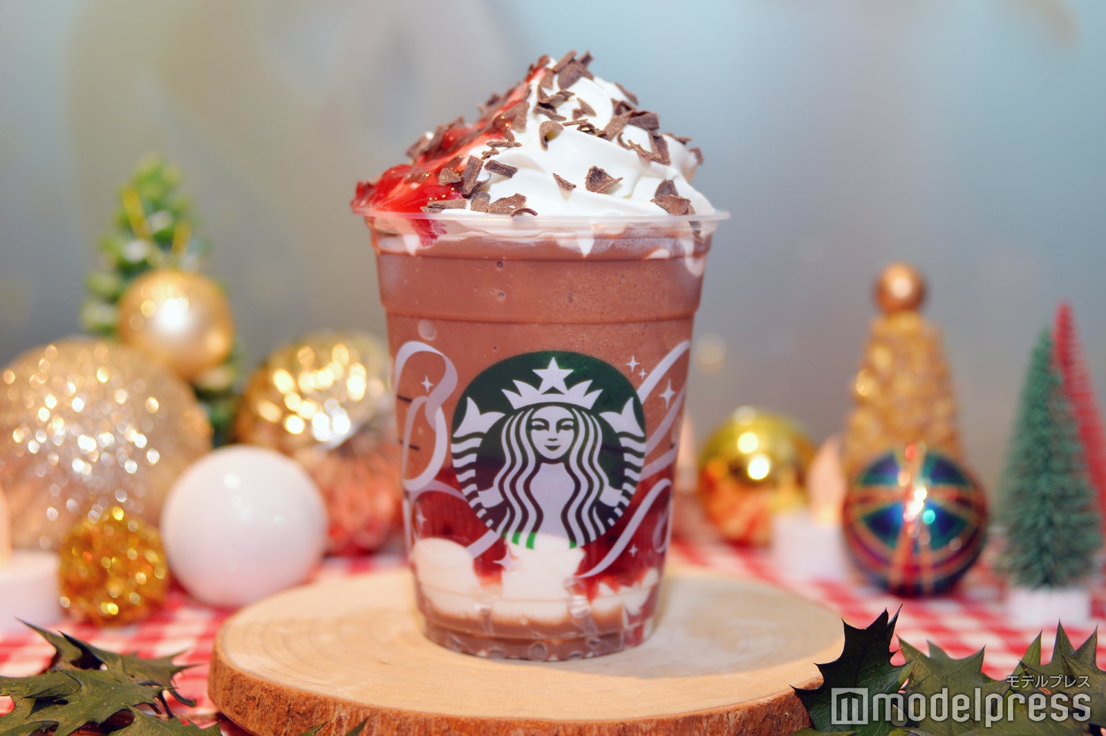 チョコレート ストロベリー フェスティブ フラペチーノ（C）モデルプレス