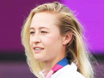 女子ゴルフ 女王ネリー・コルダが怒涛の3連続バーディーで首位タイ浮上 東京五輪金メダリストで世界ランク1位 初日出遅れから驚異の巻き返し