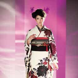 菜々緒プロデュースの振袖コレクション
