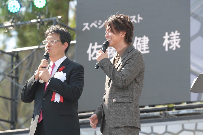 大西一史熊本市長、佐藤健(提供:熊本市)