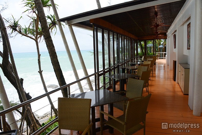 アンダマン海が一望できるテラス席